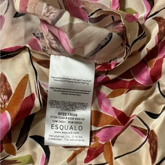 Esqualo Tropical Floral Print (silky/sexy) Top - Picture 4 of 4